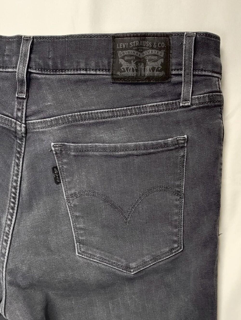 Levi's 311 Shaping Skinny Jeans Gray Women's Size 29 - Picture 2 of 10